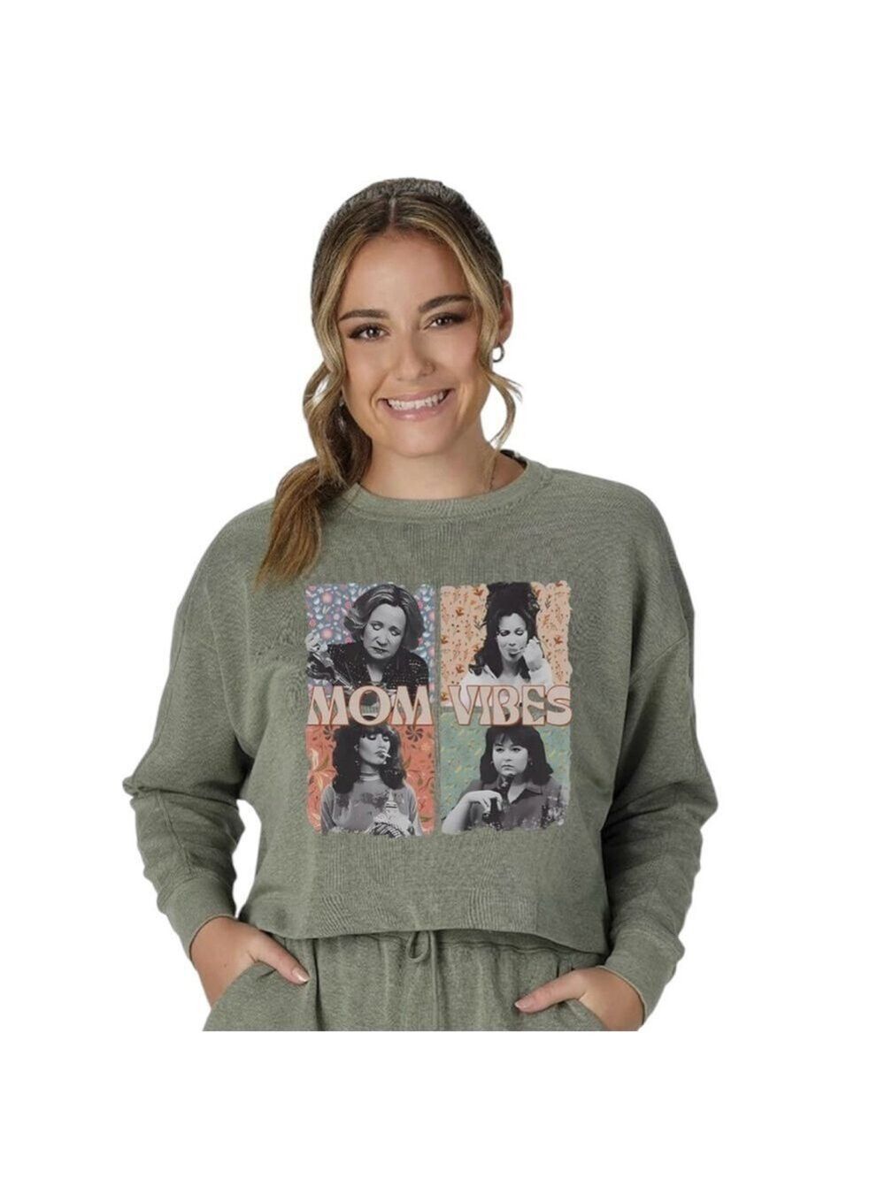 "Mom Vibes" Cropped Sweatshirt - Retro French Terry Comfort for Modern Moms